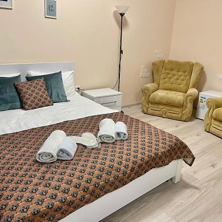Chaplin Hotel Lviv Buitenkant foto