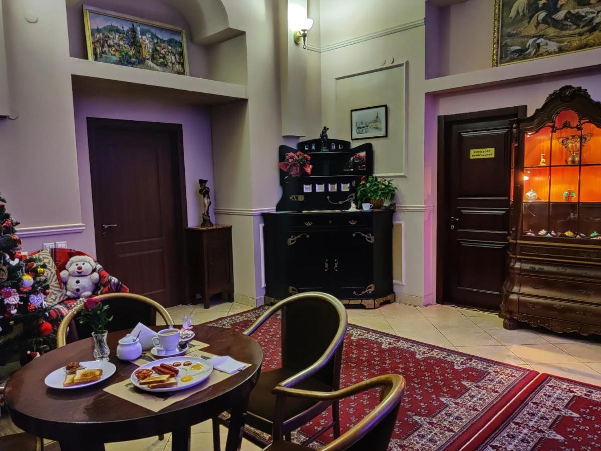 Chaplin Hotel Lviv Buitenkant foto