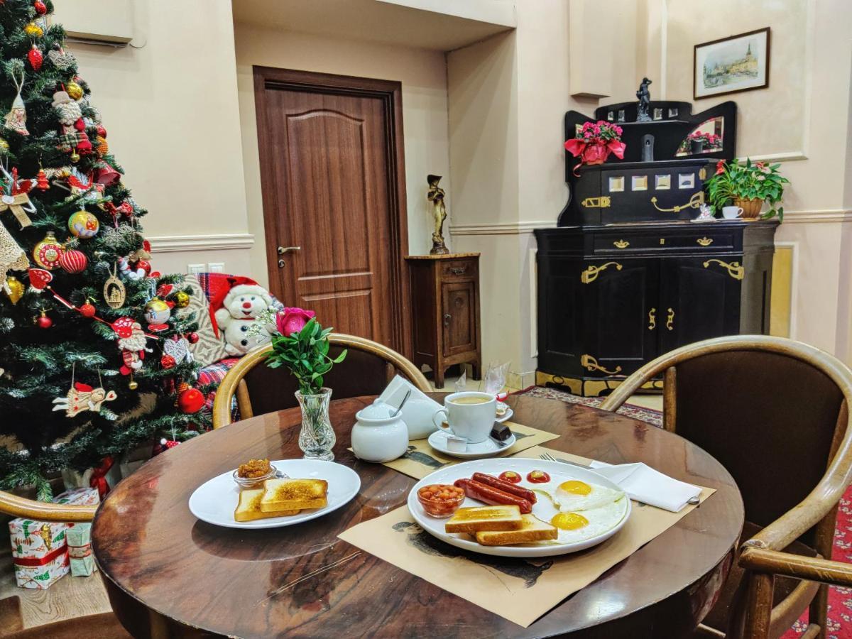 Chaplin Hotel Lviv Buitenkant foto