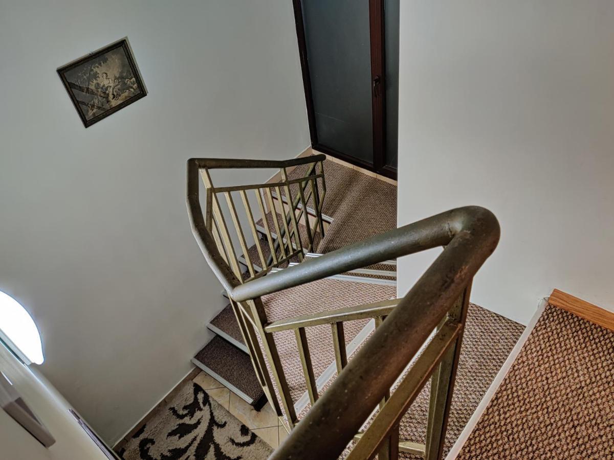 Chaplin Hotel Lviv Buitenkant foto