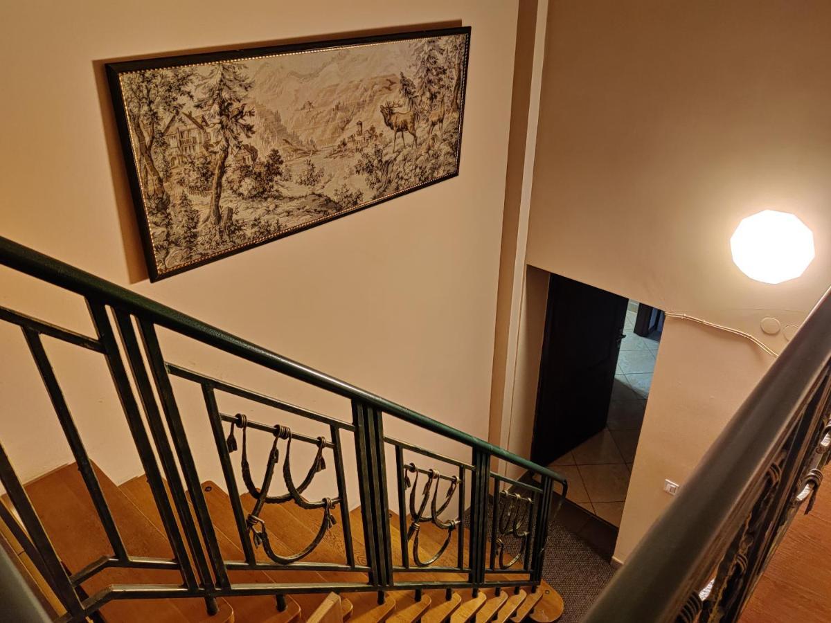 Chaplin Hotel Lviv Buitenkant foto