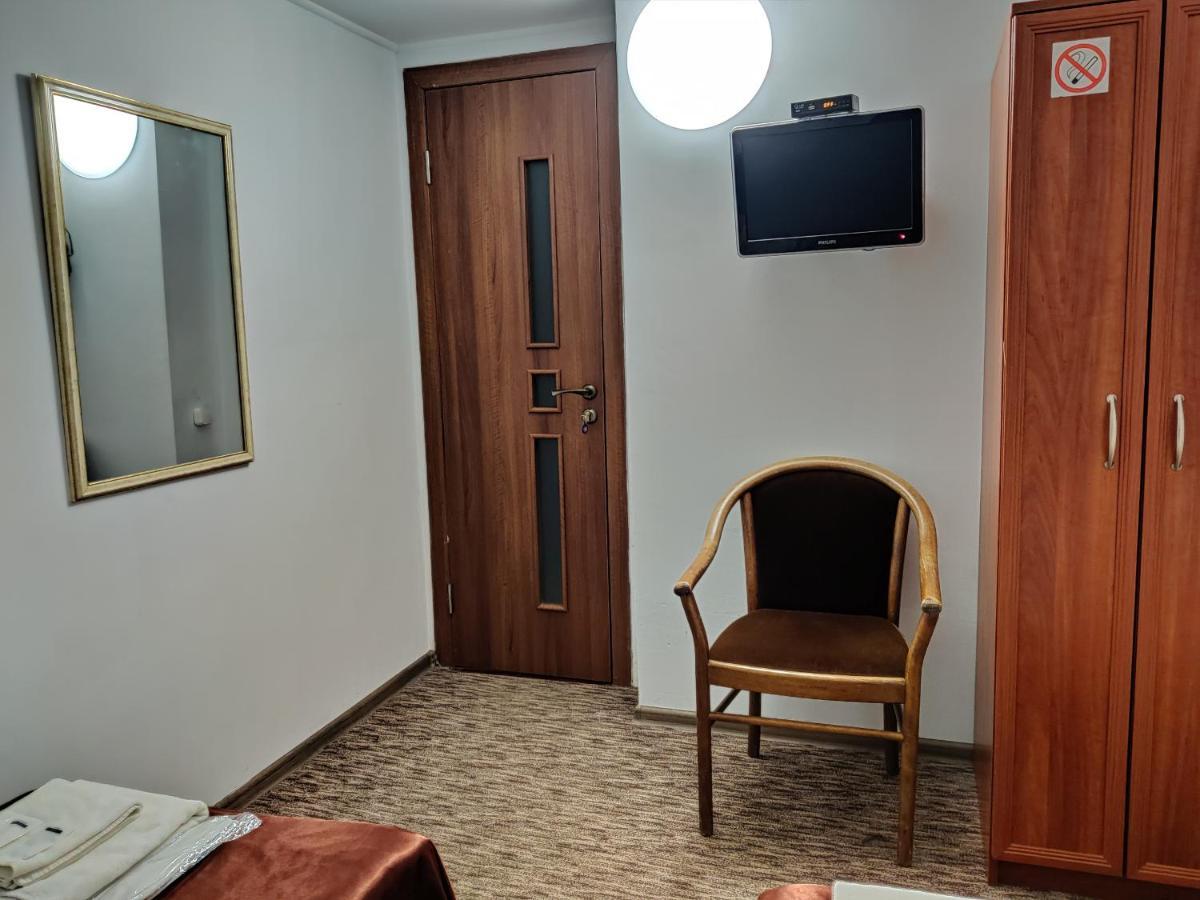 Chaplin Hotel Lviv Buitenkant foto