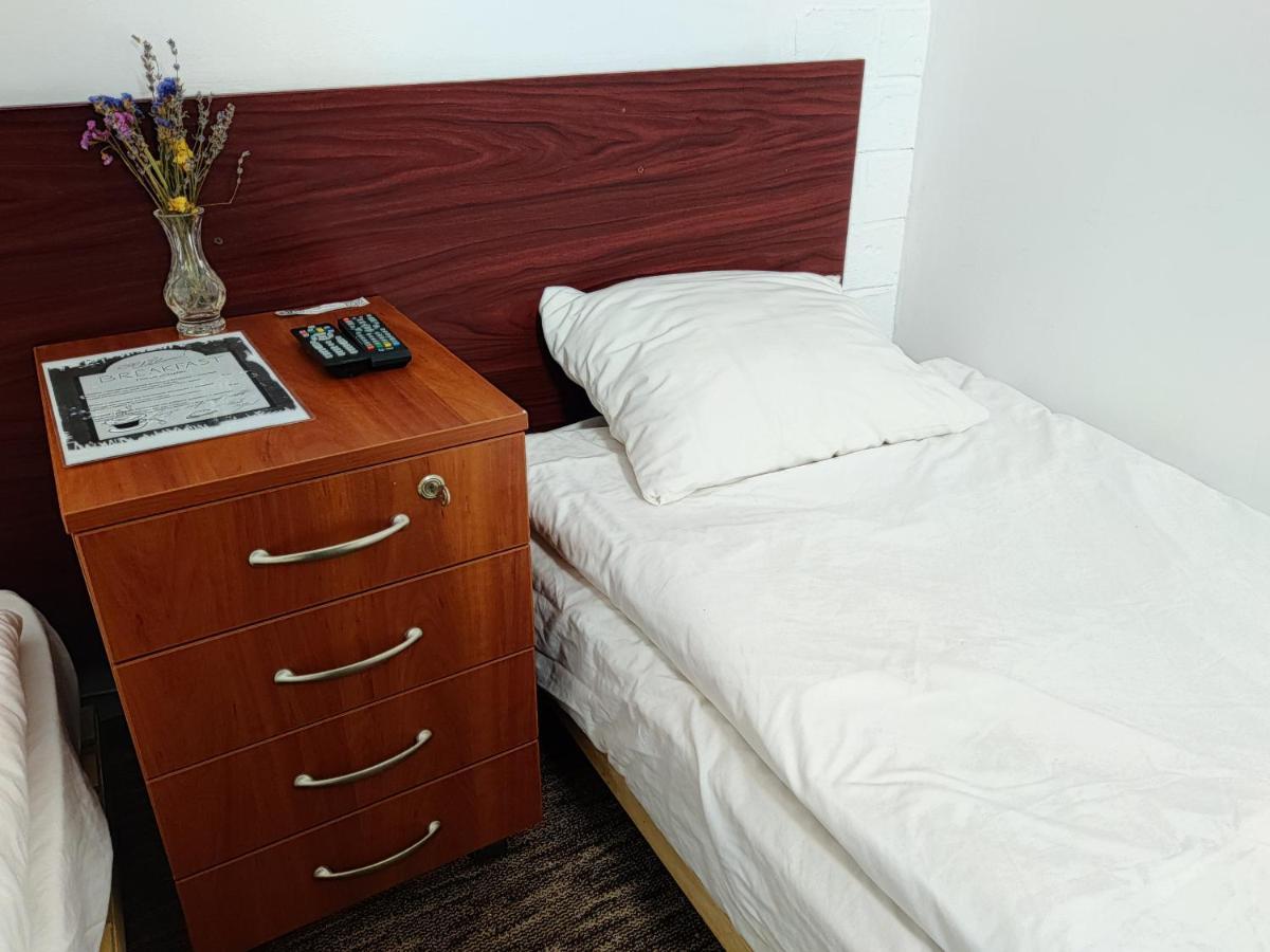 Chaplin Hotel Lviv Buitenkant foto