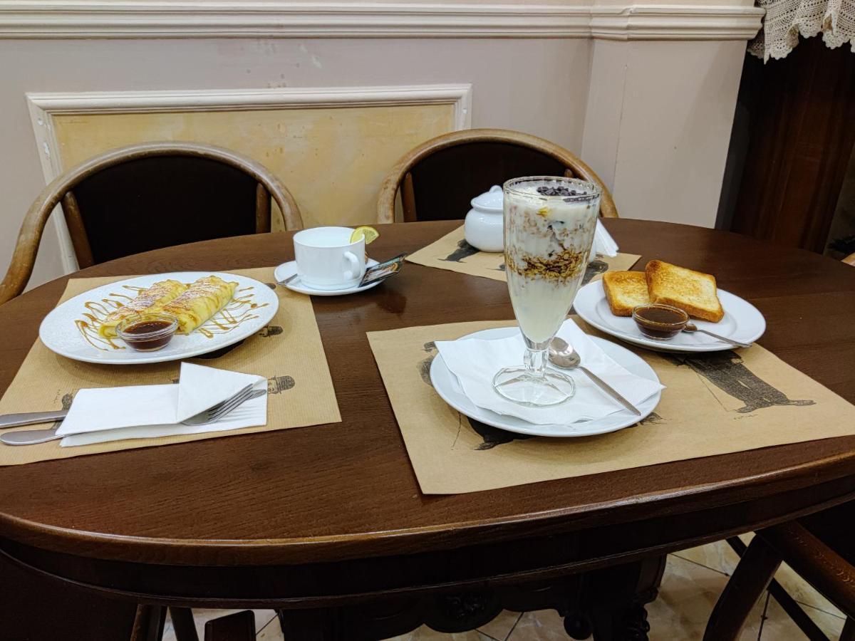 Chaplin Hotel Lviv Buitenkant foto
