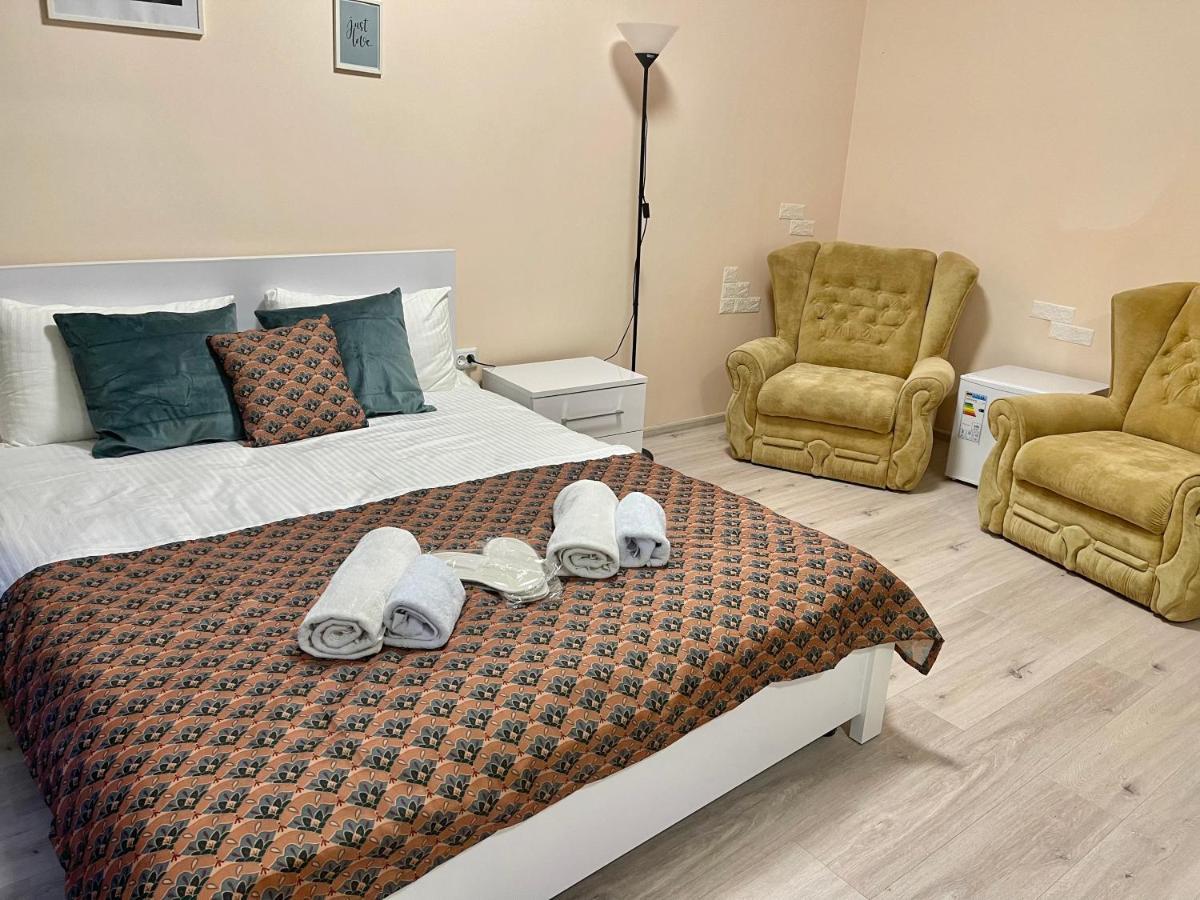 Chaplin Hotel Lviv Buitenkant foto